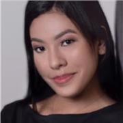 Docente profesional en psicología que imparte clases a niños y jóvenes de todas las edades